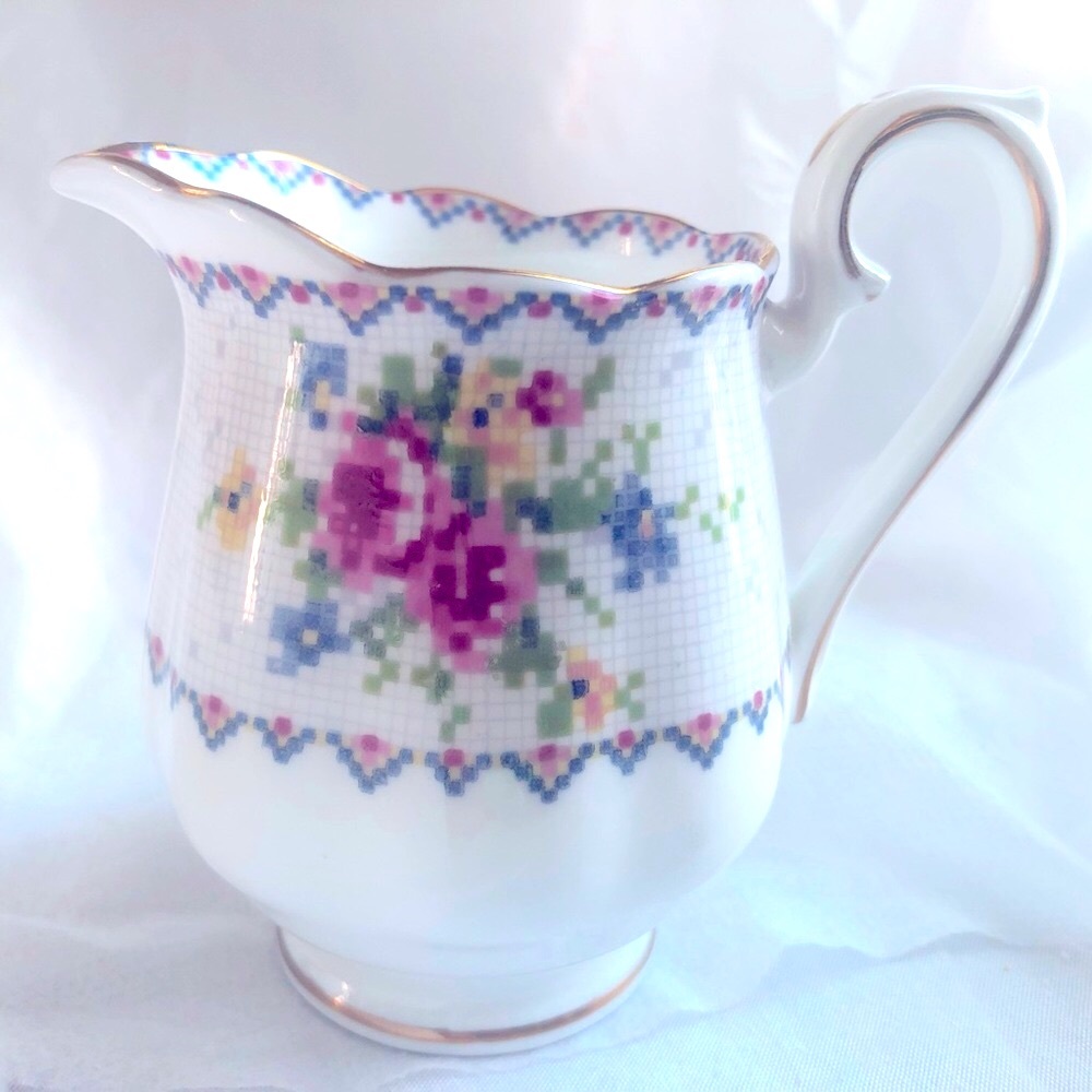 Royal Albert Petit point Creamer